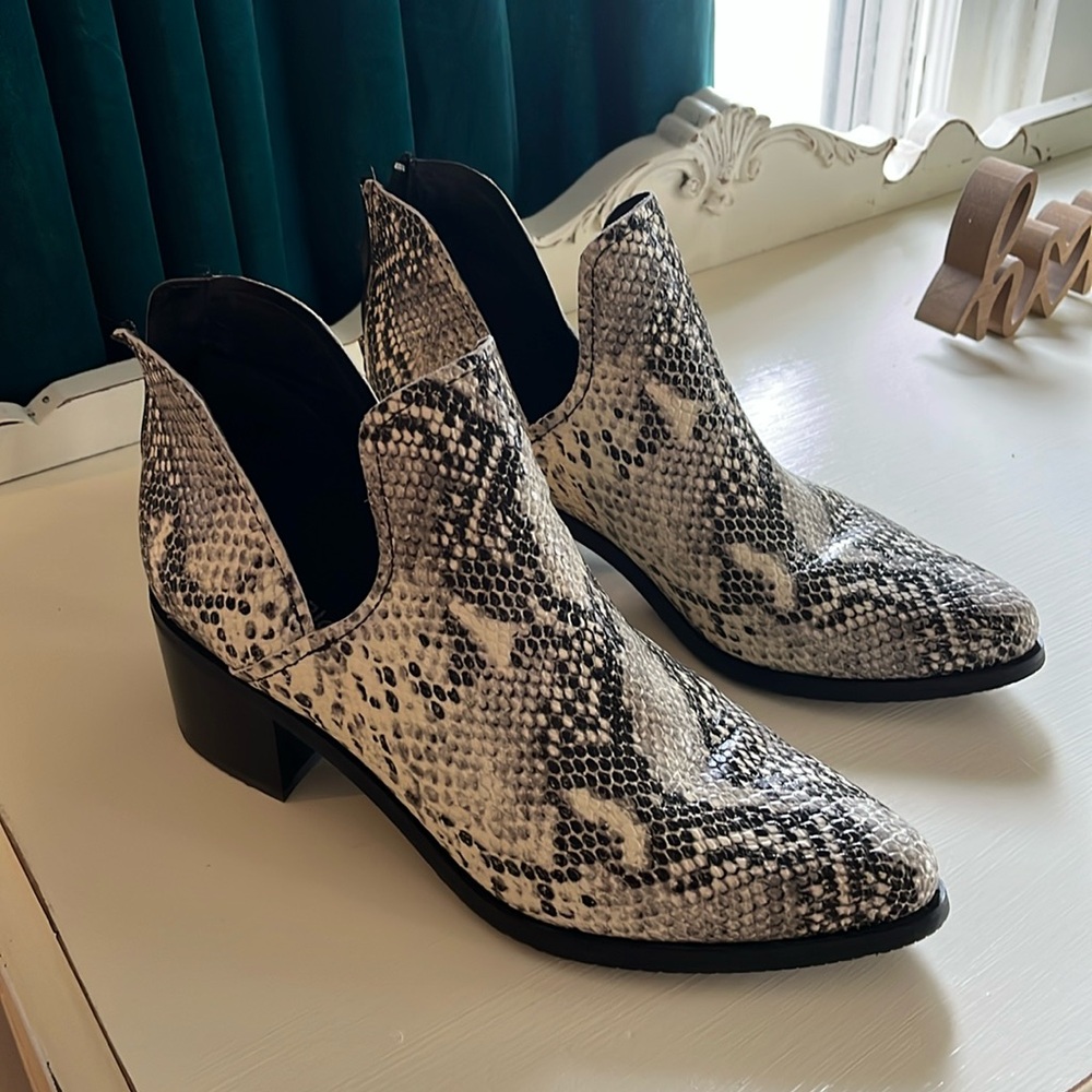 Blondo Snakeskin ankle bootie